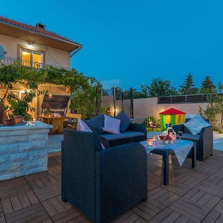 Amazing Home In Lisicic With Outdoor Swimming Pool Lisicici Exterior photo