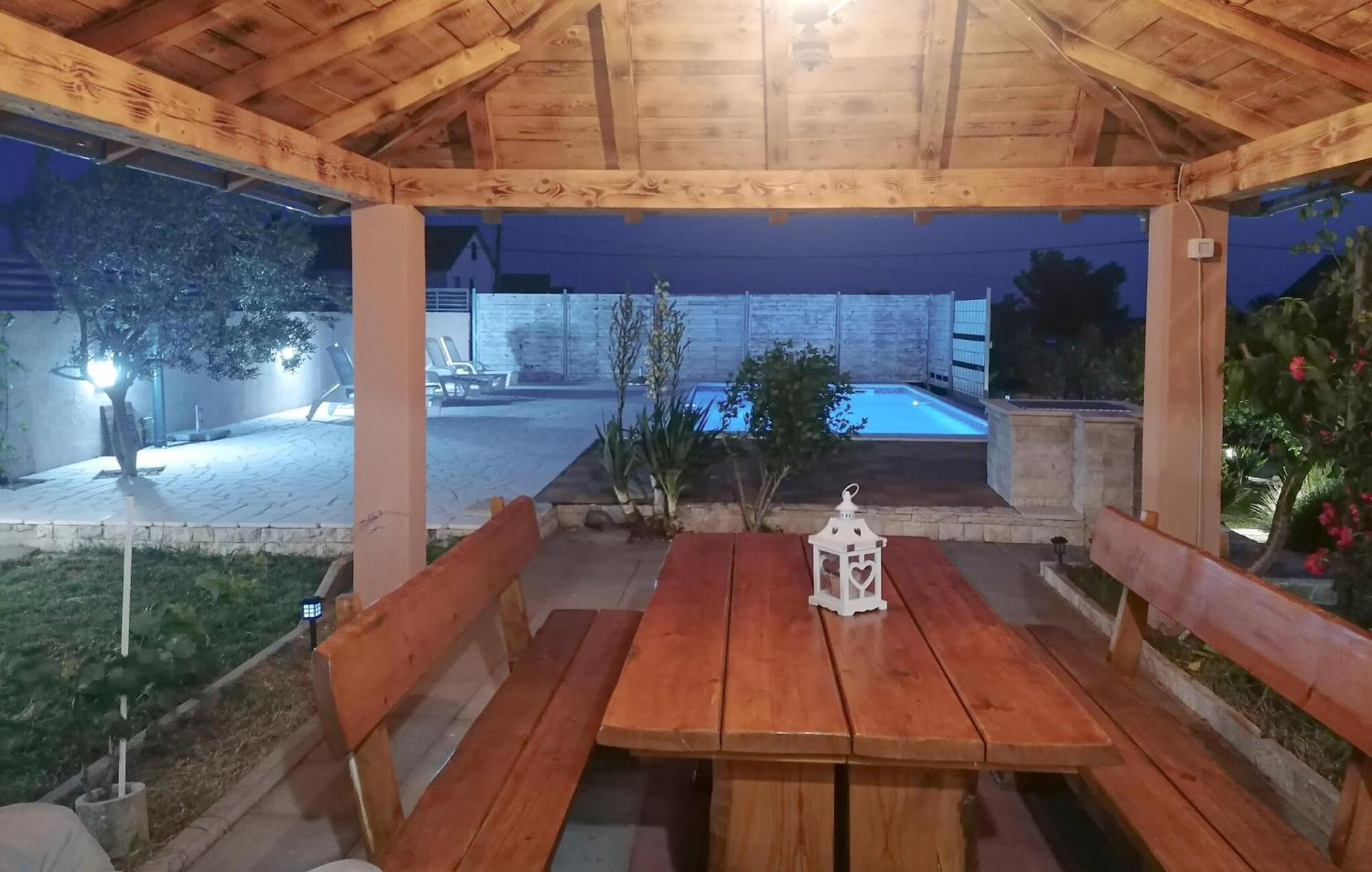 Amazing Home In Lisicic With Outdoor Swimming Pool Lisicici Exterior photo