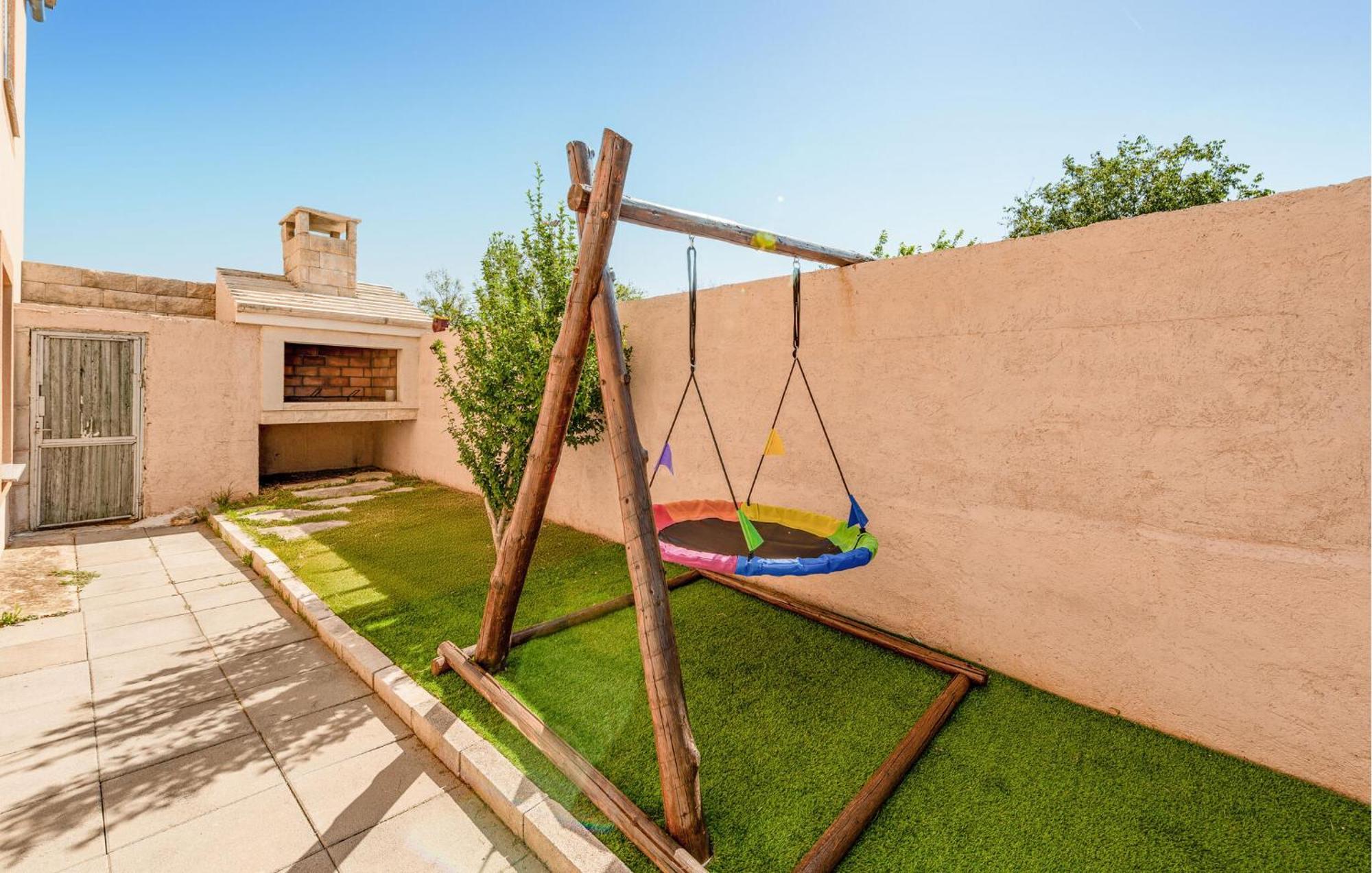 Amazing Home In Lisicic With Outdoor Swimming Pool Lisicici Exterior photo